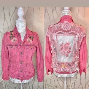 🎀🌷100% Cotton Pink Denim Jacket w/ Sheer Floral Embroidery Back 🎀🌷 &Denim